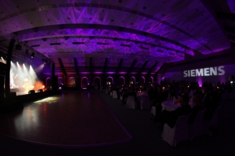 Oświetlenie, nagłośnienie, ściana plazma wall dla Siemens